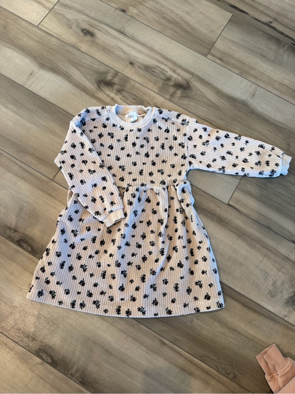 Zara White Rib-Knit Dress with Black Floral Print